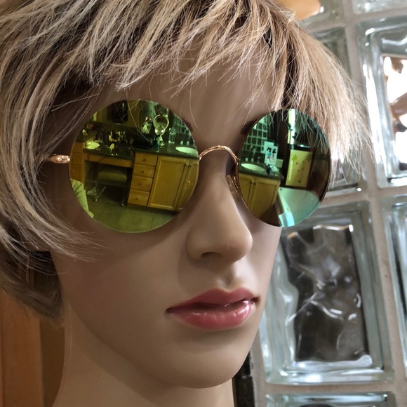 Retro Gold Metal Round Mirrored Sunglasses - Picture 2 of 10